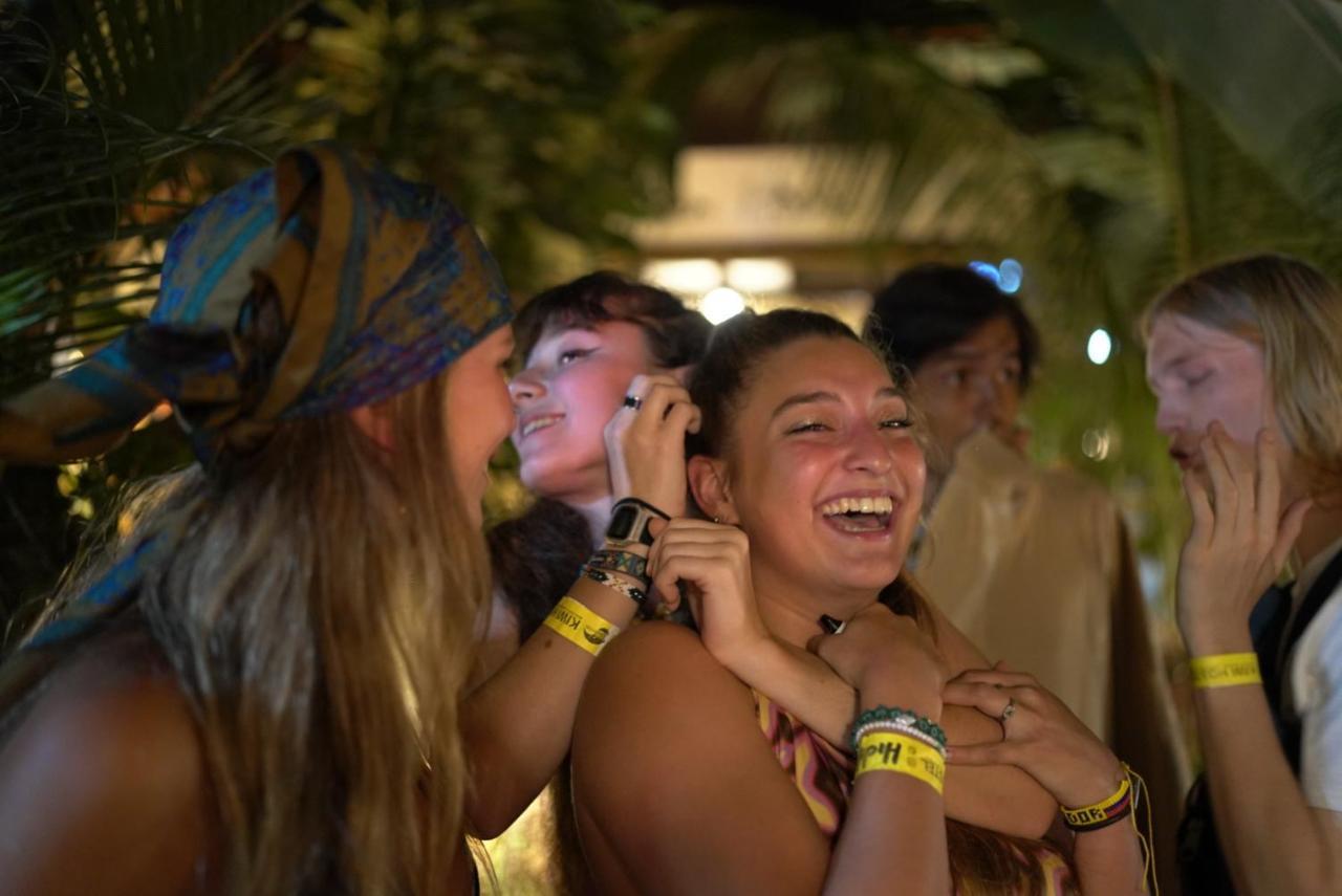 Hidden House Hostel Party Montañita Exteriér fotografie