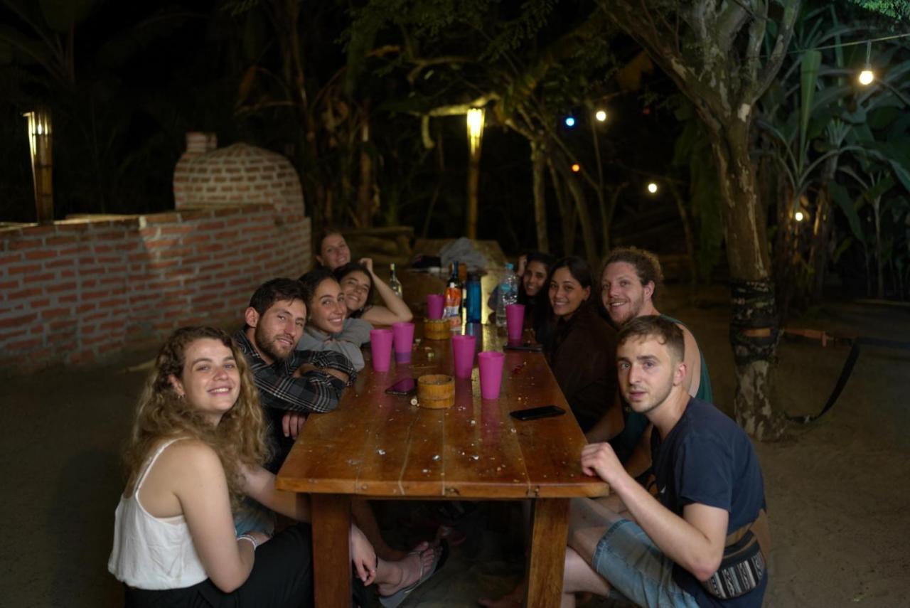 Hidden House Hostel Party Montañita Exteriér fotografie
